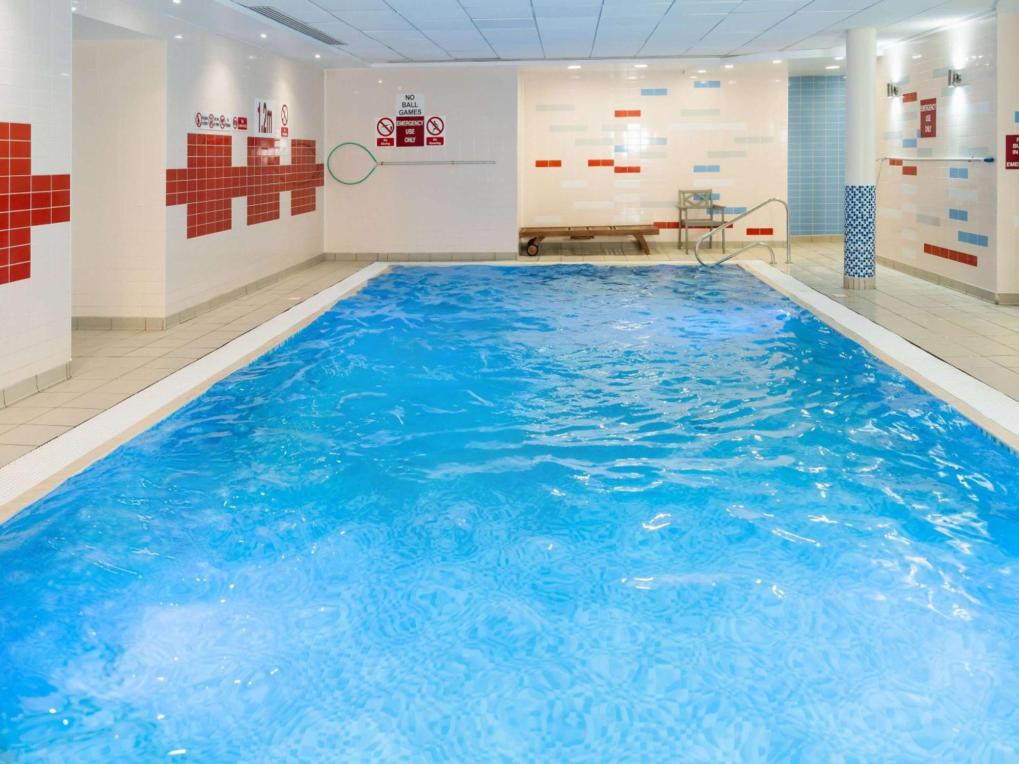 Novotel Милтон-Кейнс Экстерьер фото