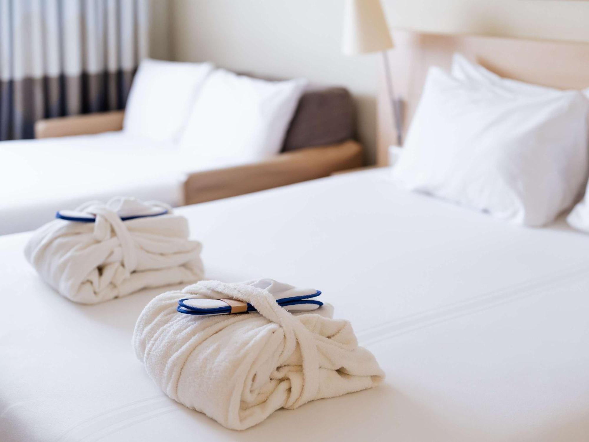 Novotel Милтон-Кейнс Экстерьер фото